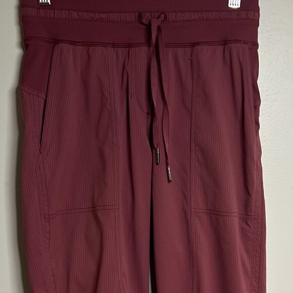 Lululemon Dance Studio Crop Pants Size S (4-6) In Flush Pink Color - Picture 1 of 11